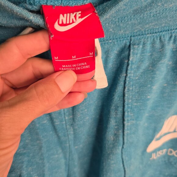 Nike Athletic Blue Shorts, Pockets, Light Weight, Slubbed Gym Running Casual M - Picture 2 of 3